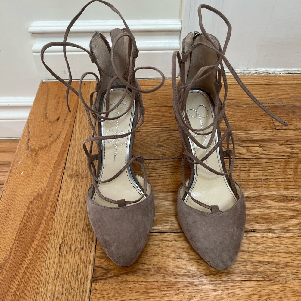 Super cute tie up suede sandals!